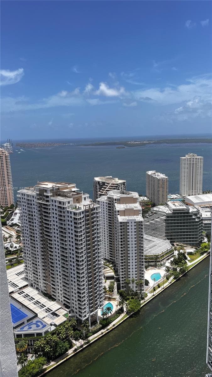 475 Brickell Ave # 4511, Miami FL 33131 — 40