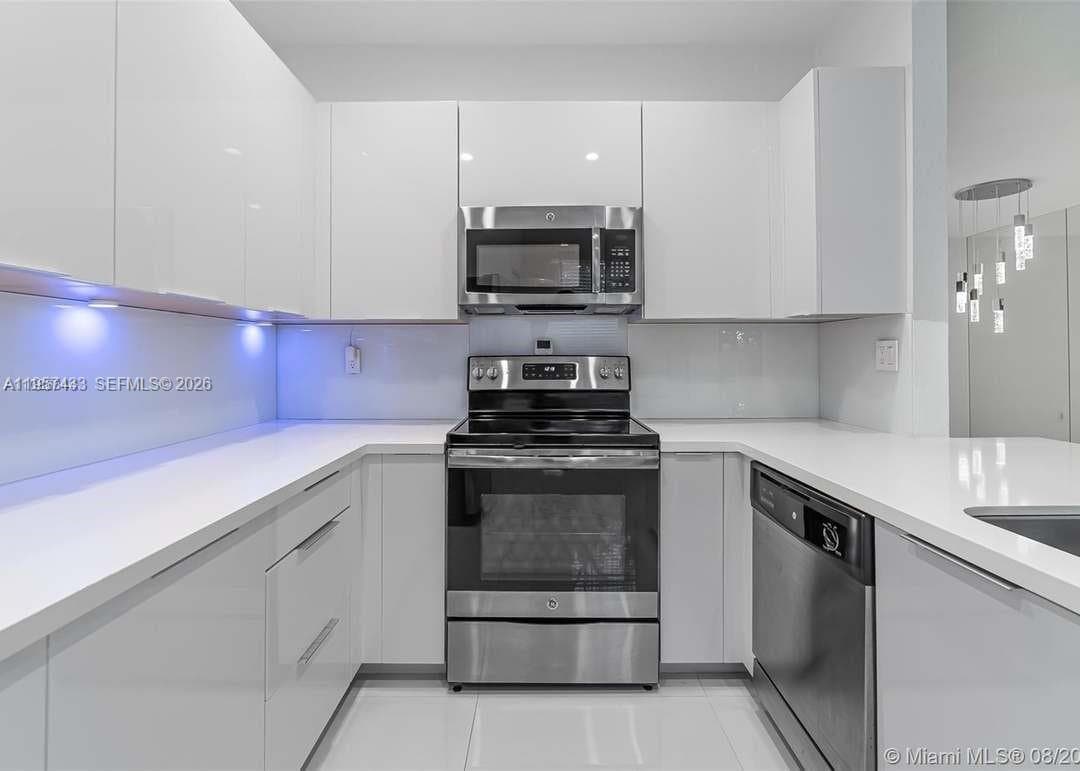 10301 W 32nd Ln, Hialeah FL 33018 — 9