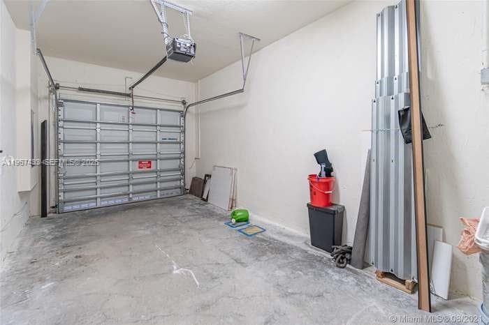 10301 W 32nd Ln, Hialeah FL 33018 — 24
