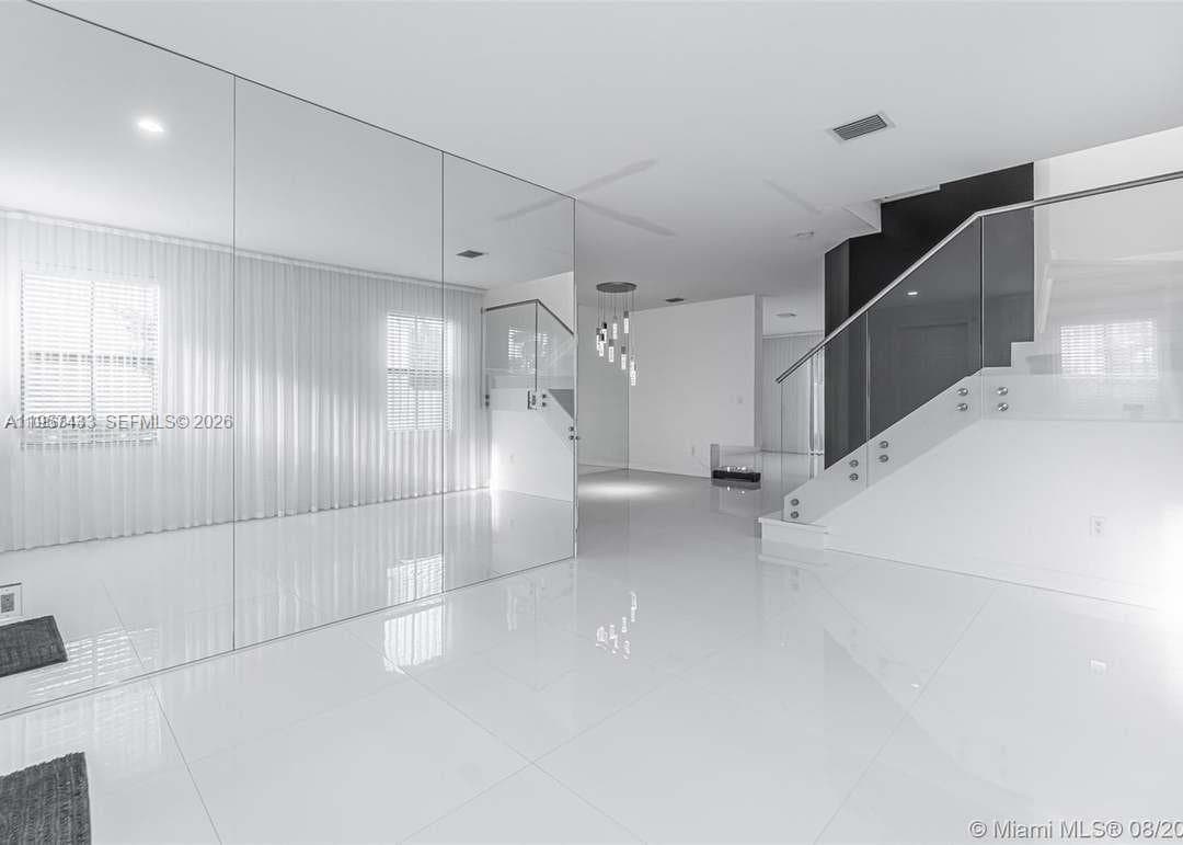 10301 W 32nd Ln, Hialeah FL 33018 — 4