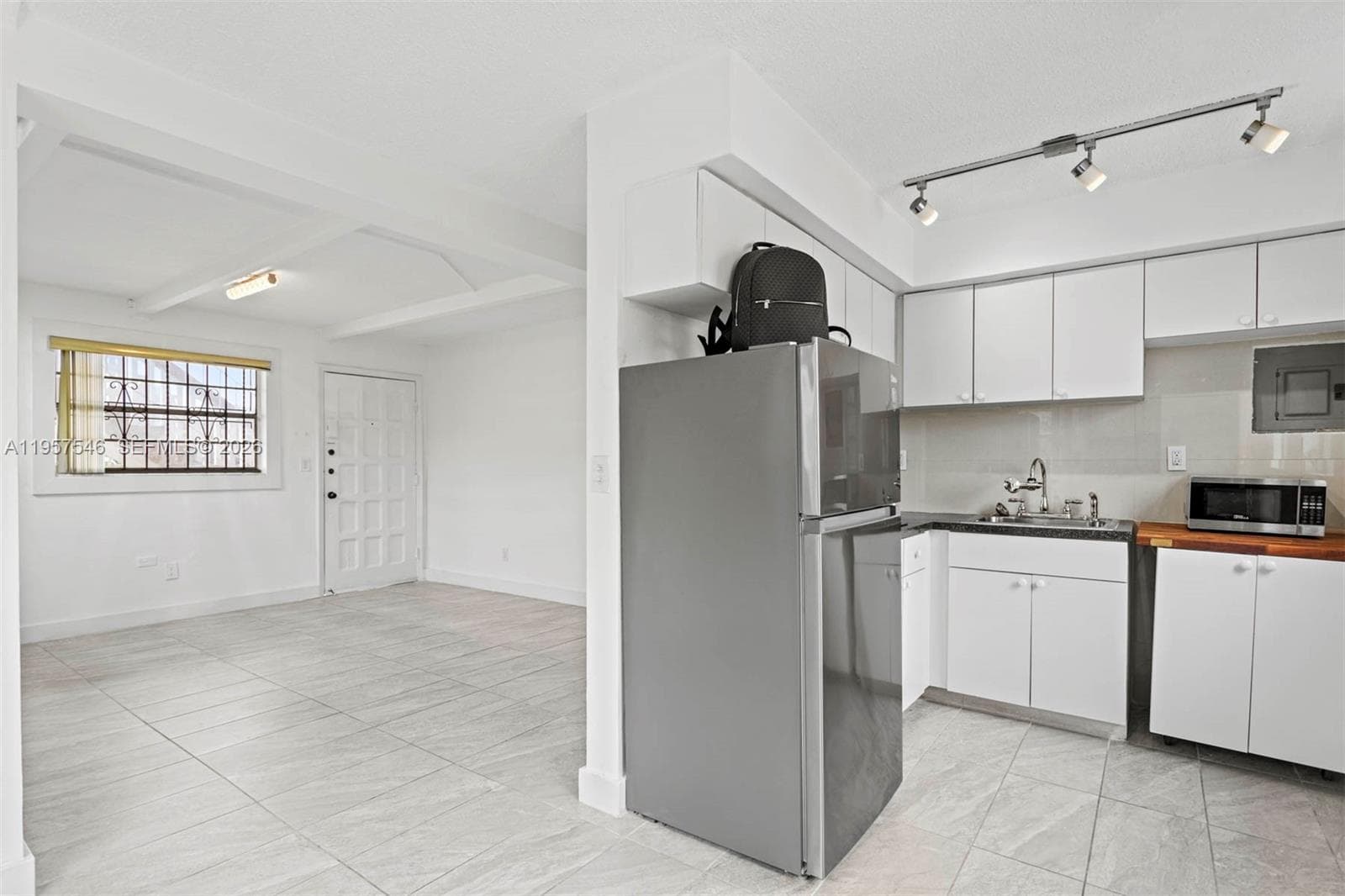 1220 SW 5th St # 21, Miami FL 33135 — 6