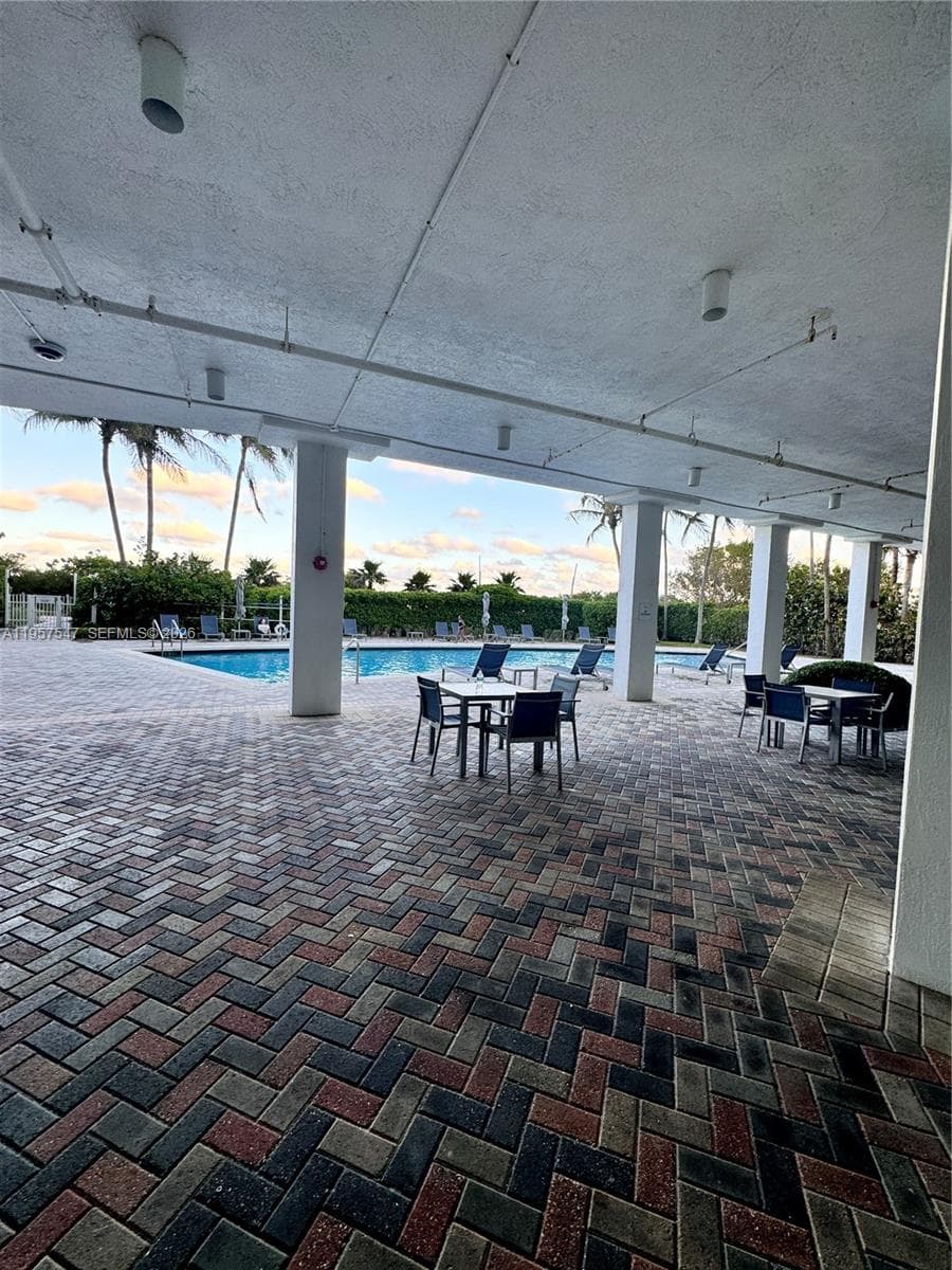 6515 Collins Ave # 905, Miami Beach FL 33141 — 18