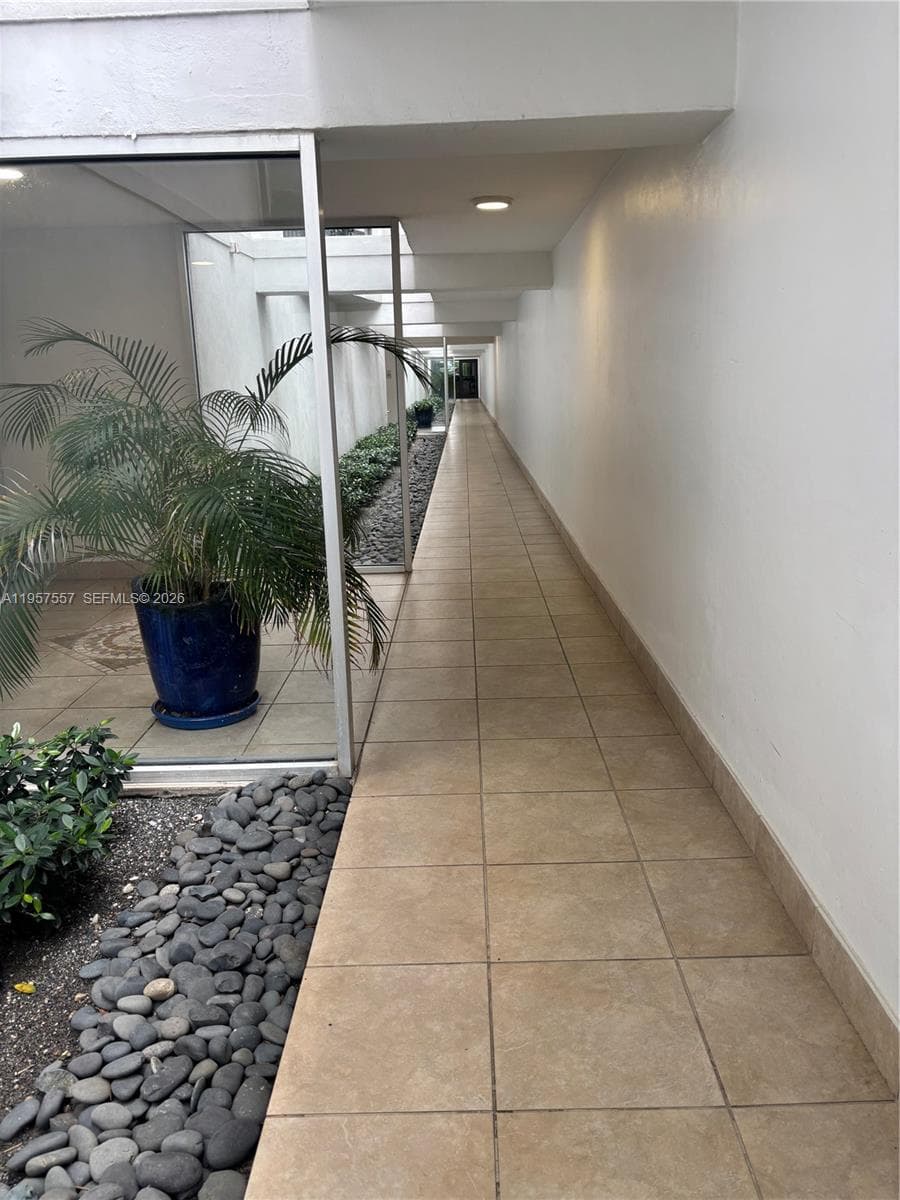 5845 Collins Ave # 106, Miami Beach FL 33140 — 17