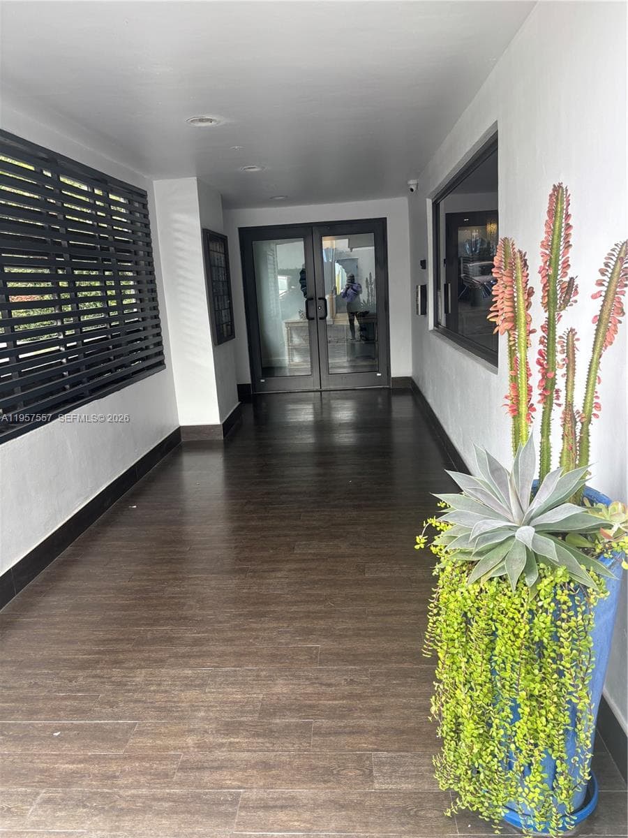 5845 Collins Ave # 106, Miami Beach FL 33140 — 9