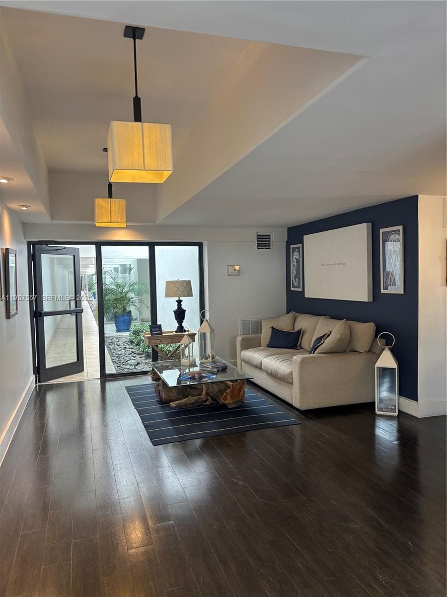5845 Collins Ave # 106, Miami Beach FL 33140 — 14