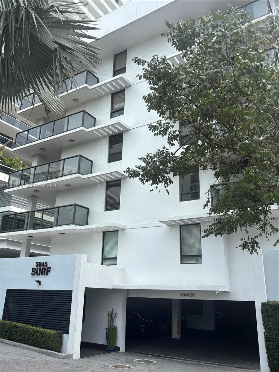 5845 Collins Ave # 106, Miami Beach FL 33140 — 8
