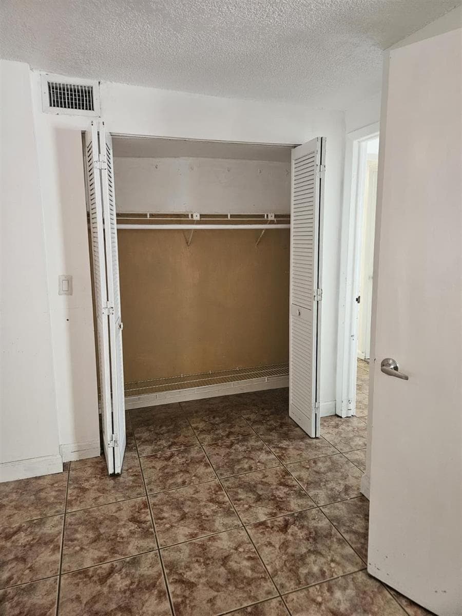 3500 NW 12th Street, Miami FL 33125 — 13