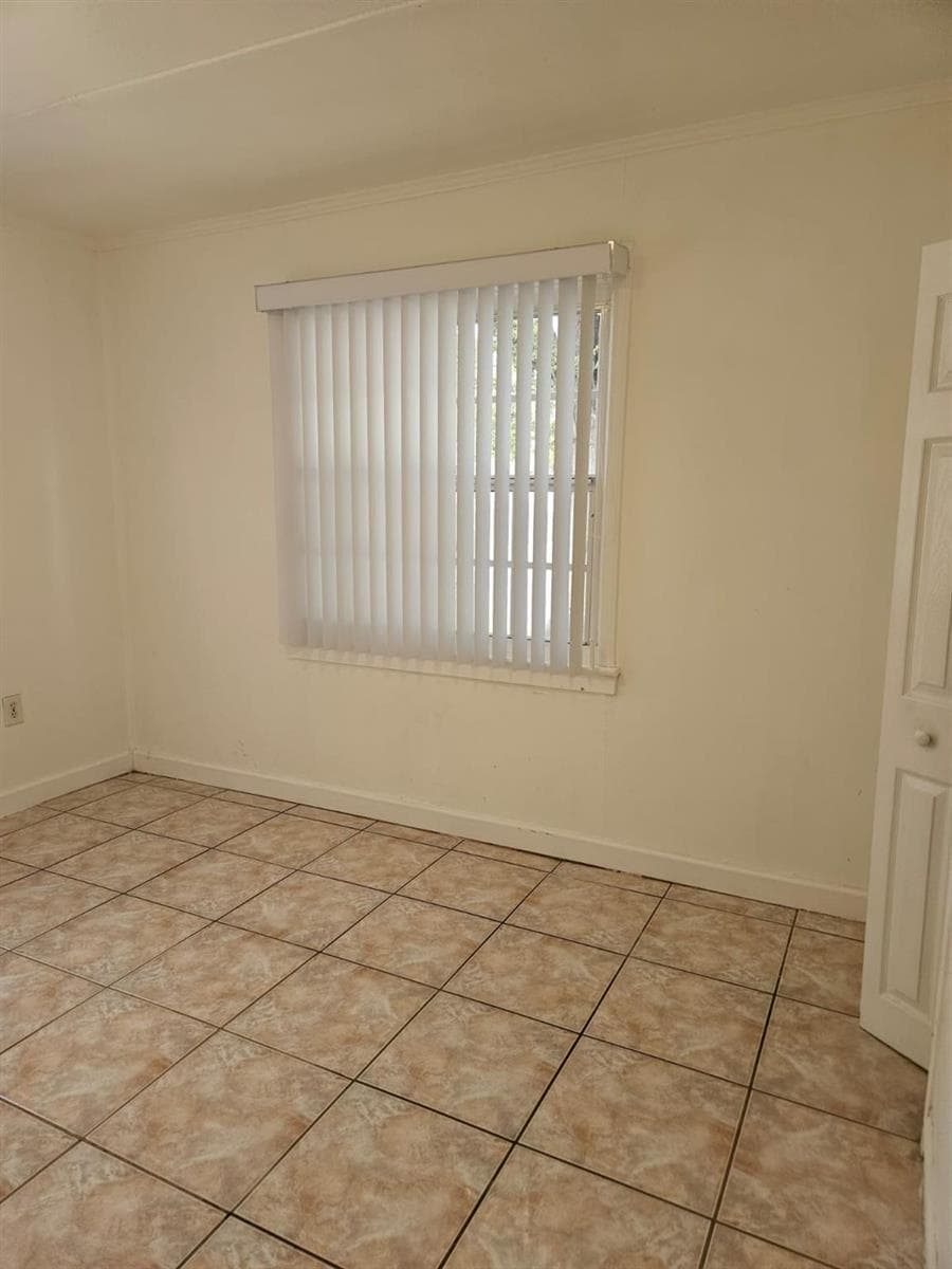 3500 NW 12th Street, Miami FL 33125 — 16