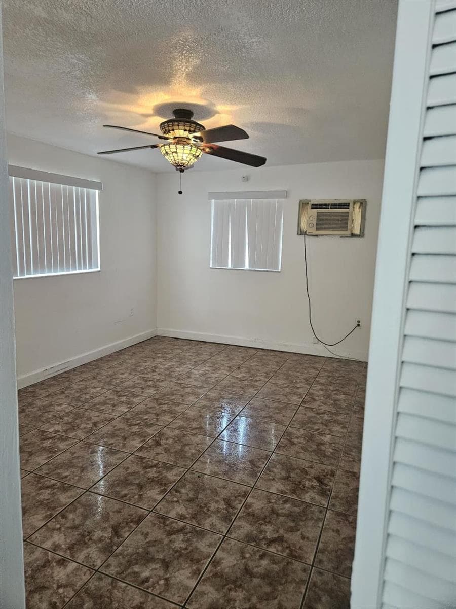 3500 NW 12th Street, Miami FL 33125 — 14