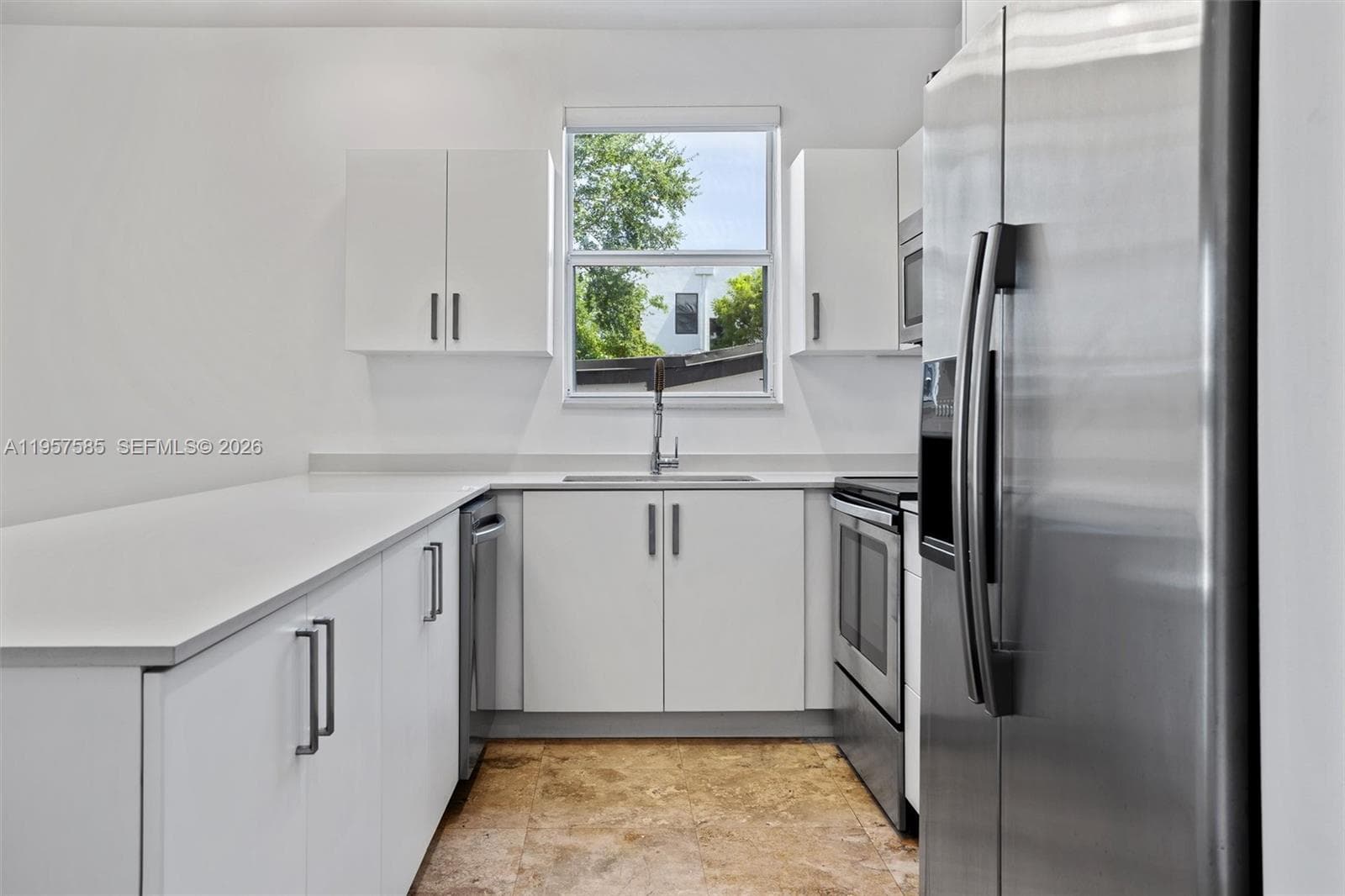 2784 SW 34th Ave, Miami FL 33133 — 13