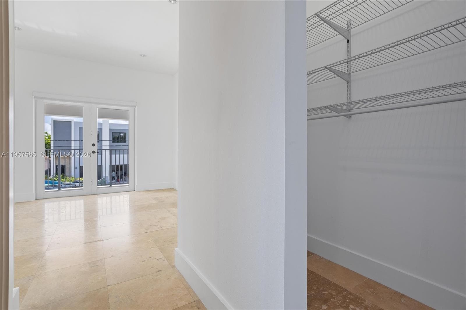 2784 SW 34th Ave, Miami FL 33133 — 33