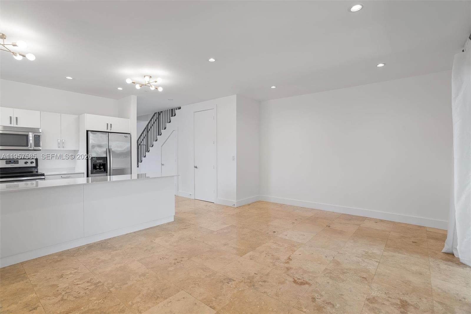 2784 SW 34th Ave, Miami FL 33133 — 15