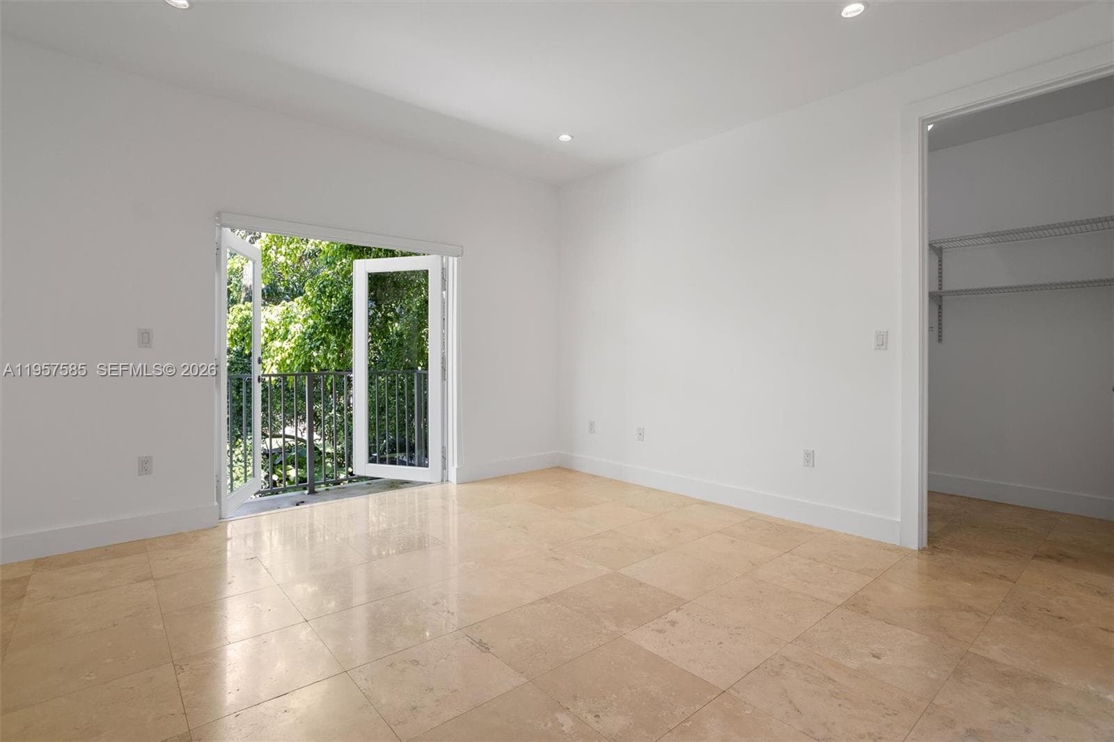 2784 SW 34th Ave, Miami FL 33133 — 19