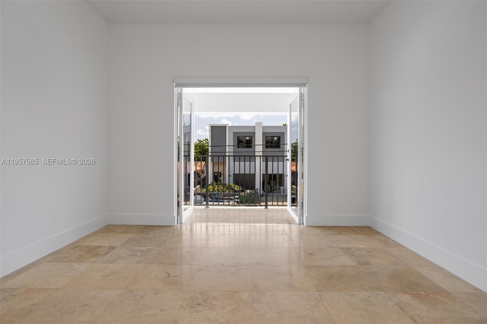 2784 SW 34th Ave, Miami FL 33133 — 29
