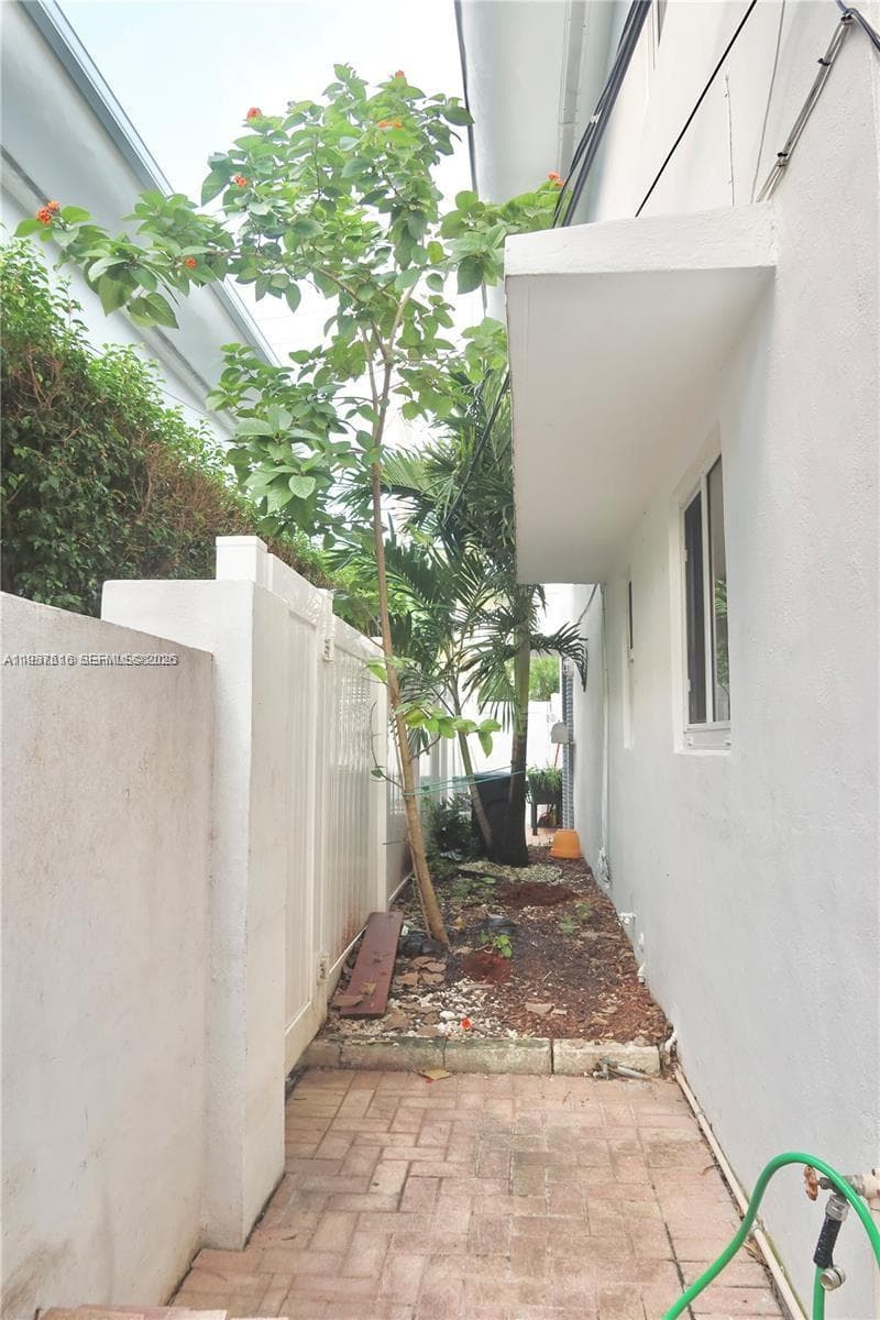 7312 Gary Ave # 7312, Miami Beach FL 33141 — 46