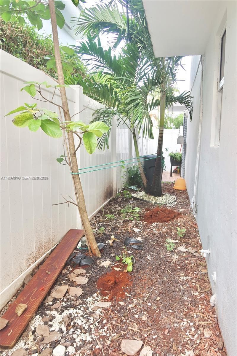 7312 Gary Ave # 7312, Miami Beach FL 33141 — 47