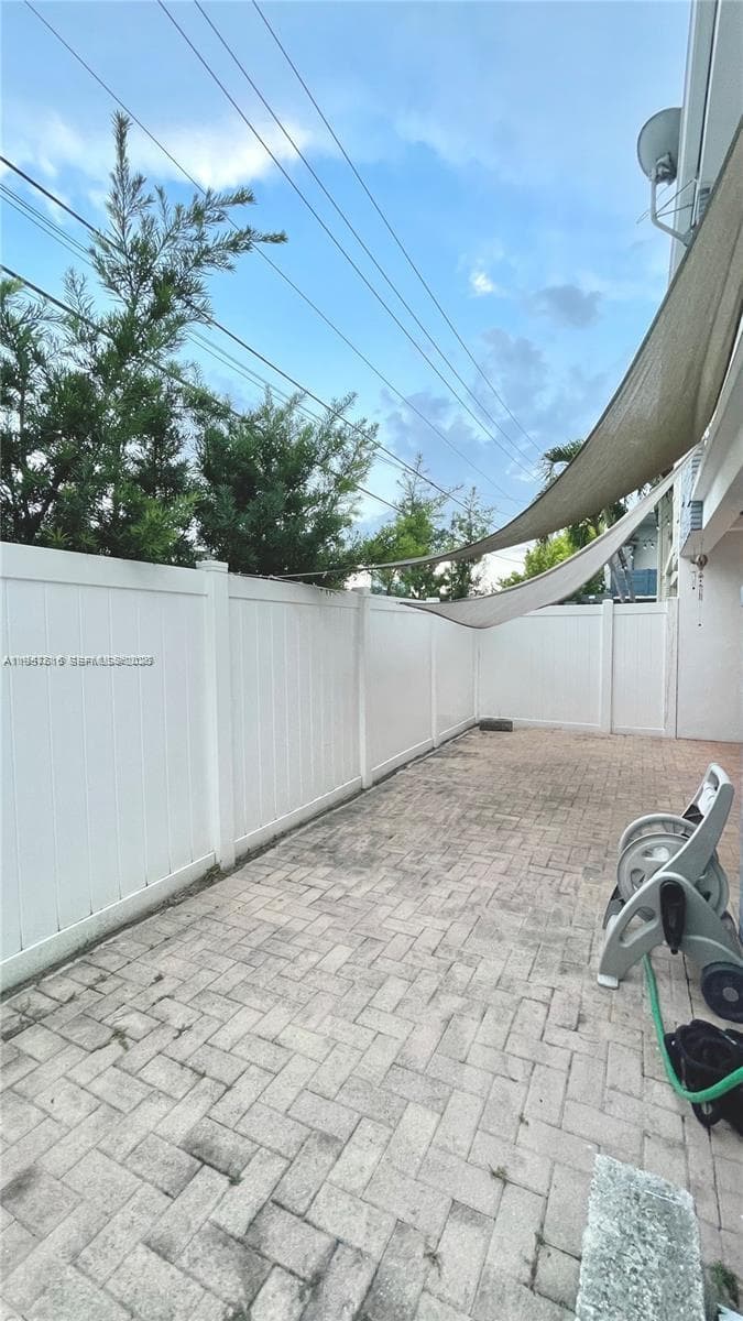 7312 Gary Ave # 7312, Miami Beach FL 33141 — 43