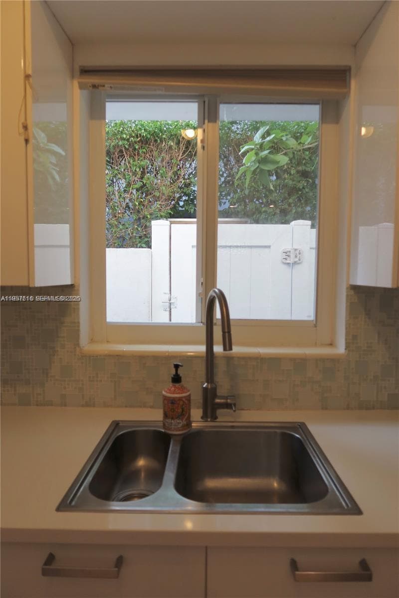 7312 Gary Ave # 7312, Miami Beach FL 33141 — 9