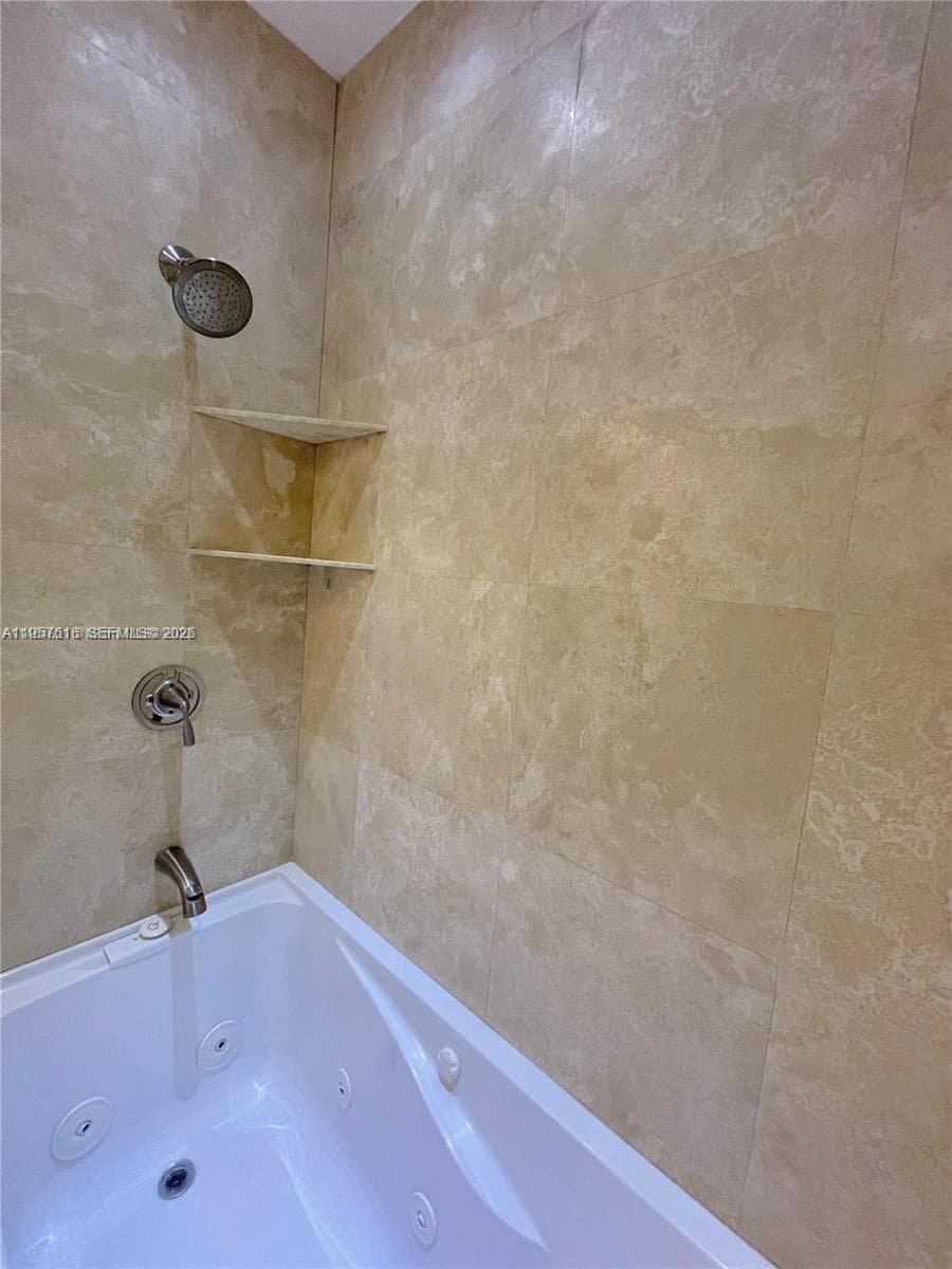 7312 Gary Ave # 7312, Miami Beach FL 33141 — 33