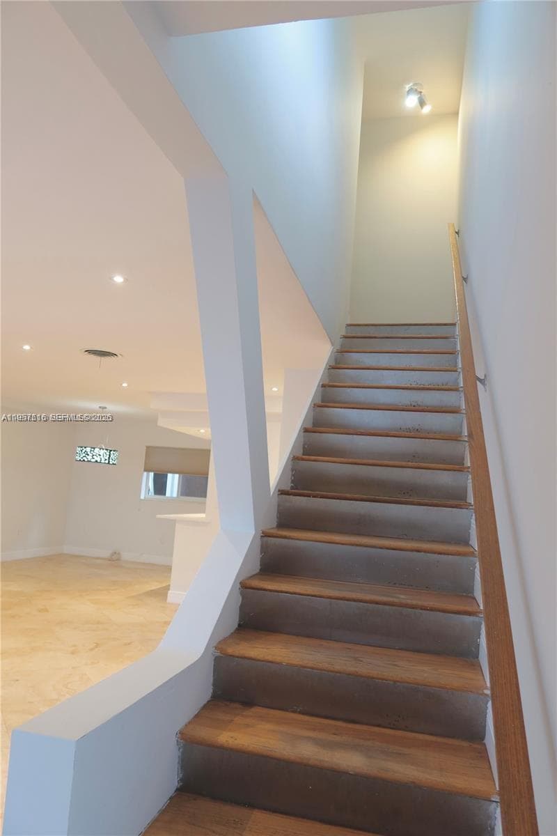 7312 Gary Ave # 7312, Miami Beach FL 33141 — 15