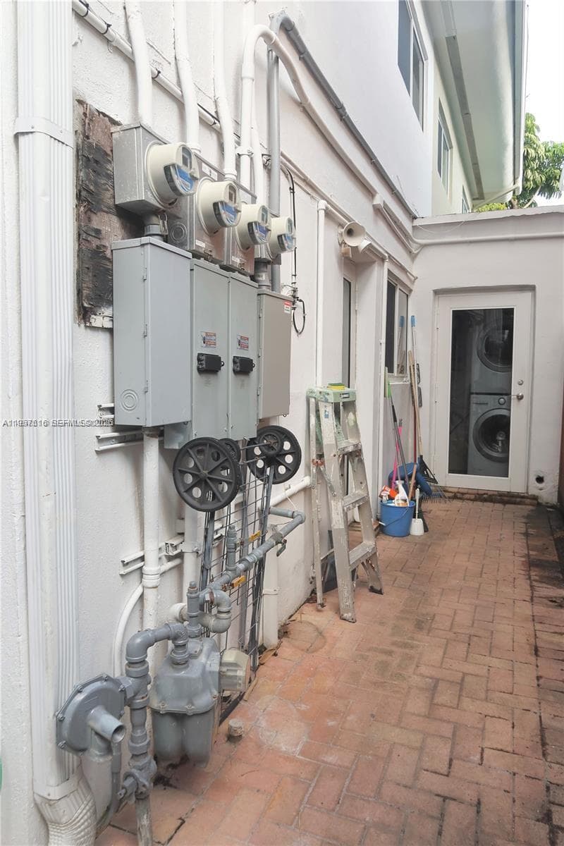 7312 Gary Ave # 7312, Miami Beach FL 33141 — 48