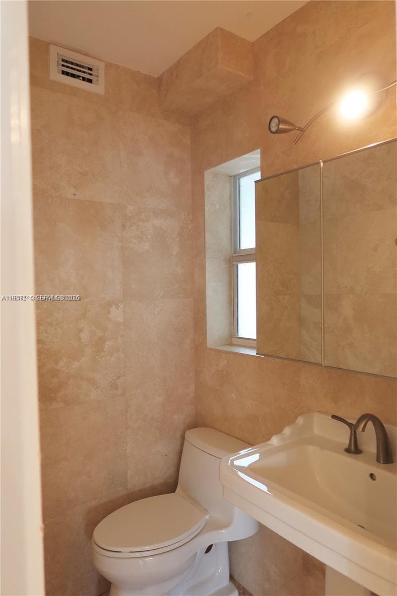 7312 Gary Ave # 7312, Miami Beach FL 33141 — 11