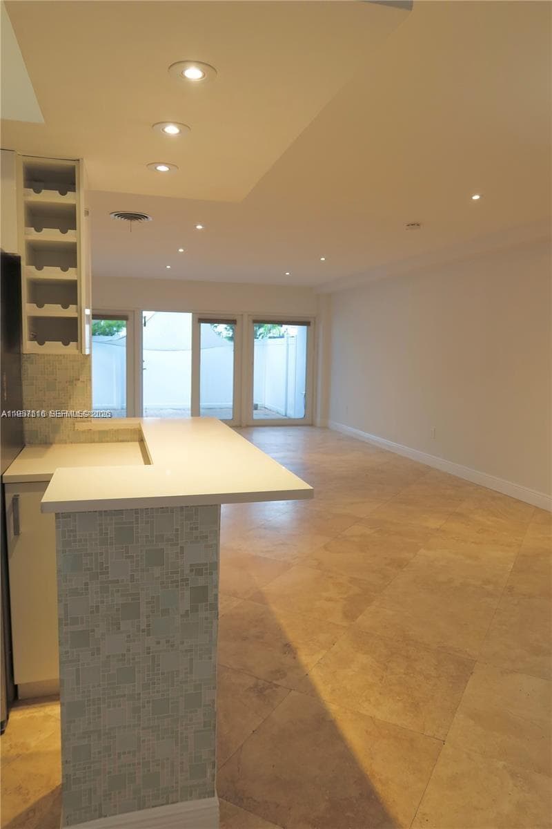 7312 Gary Ave # 7312, Miami Beach FL 33141 — 8