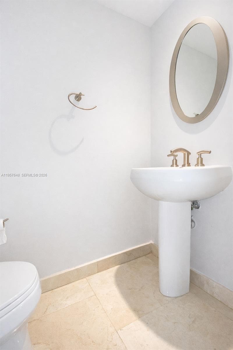 901 Brickell Key Blvd # 1603, Miami FL 33131 — 16