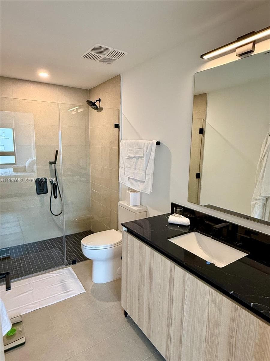 225 N Miami Ave # 3406, Miami FL 33128 — 10