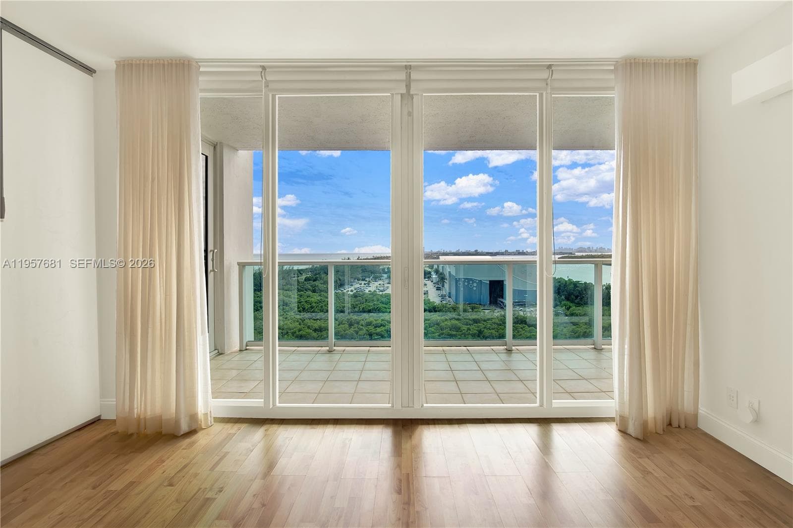 100 S Bayview Dr # 1222, Sunny Isles Beach FL 33160 — 32