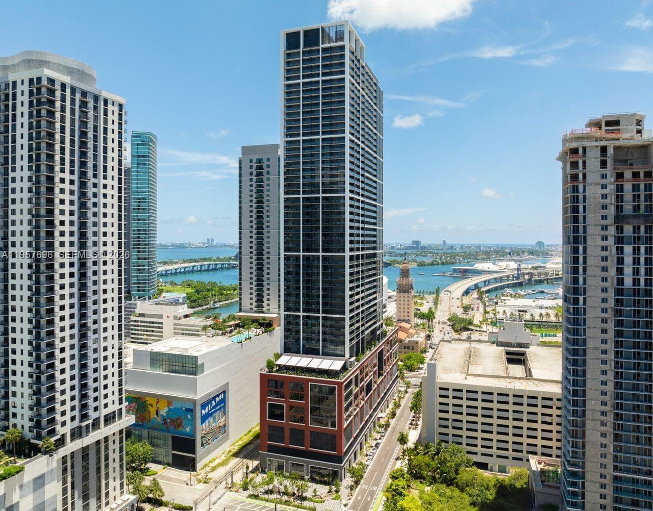 159 NE 6th St # 2707, Miami FL 33132 — 30