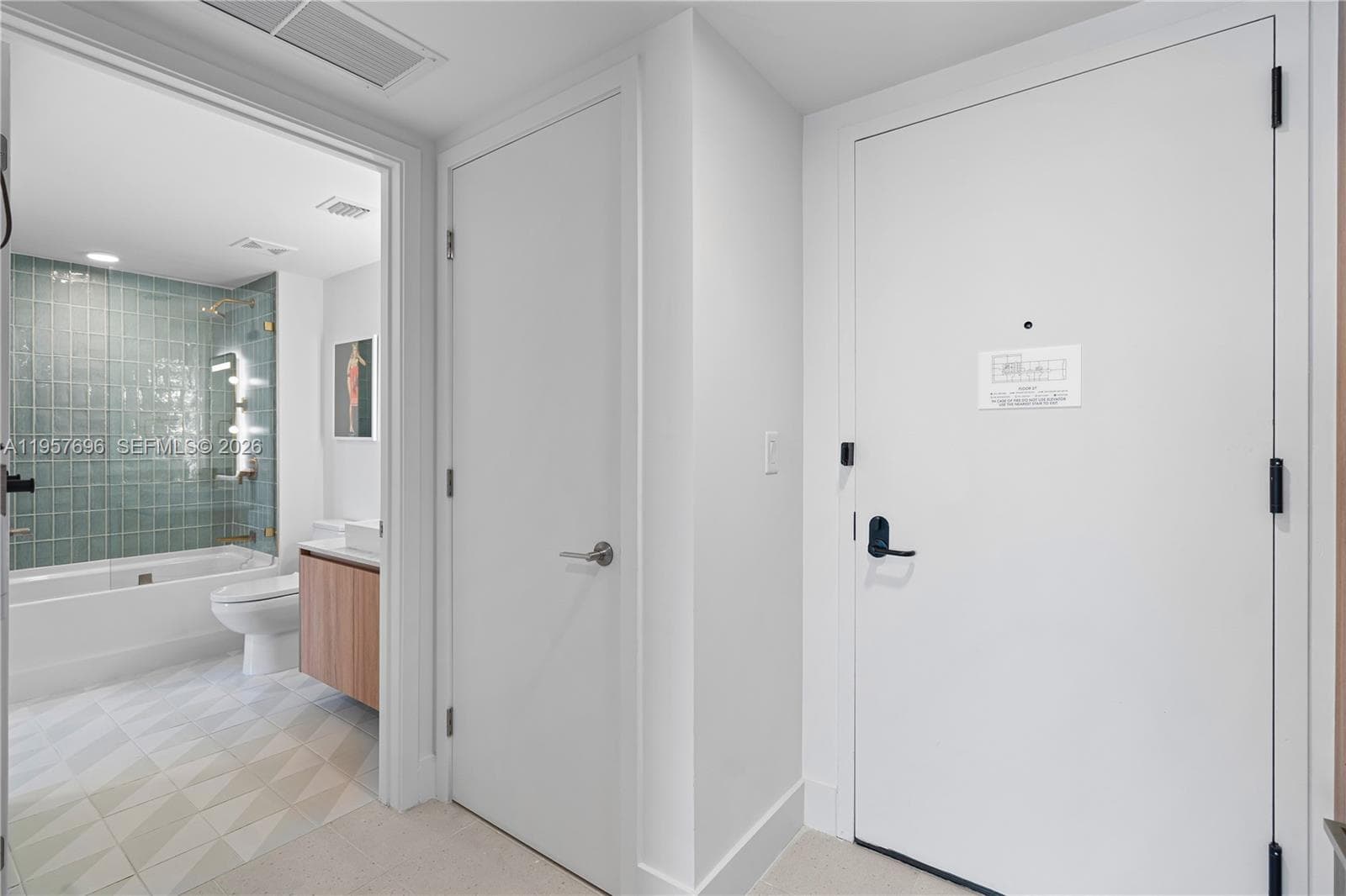 159 NE 6th St # 2707, Miami FL 33132 — 11