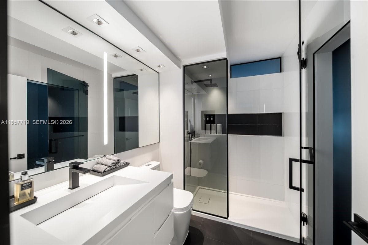 650 West Ave # 712, Miami Beach FL 33139 — 16