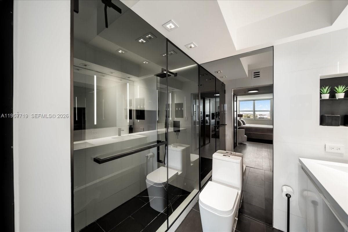 650 West Ave # 712, Miami Beach FL 33139 — 22