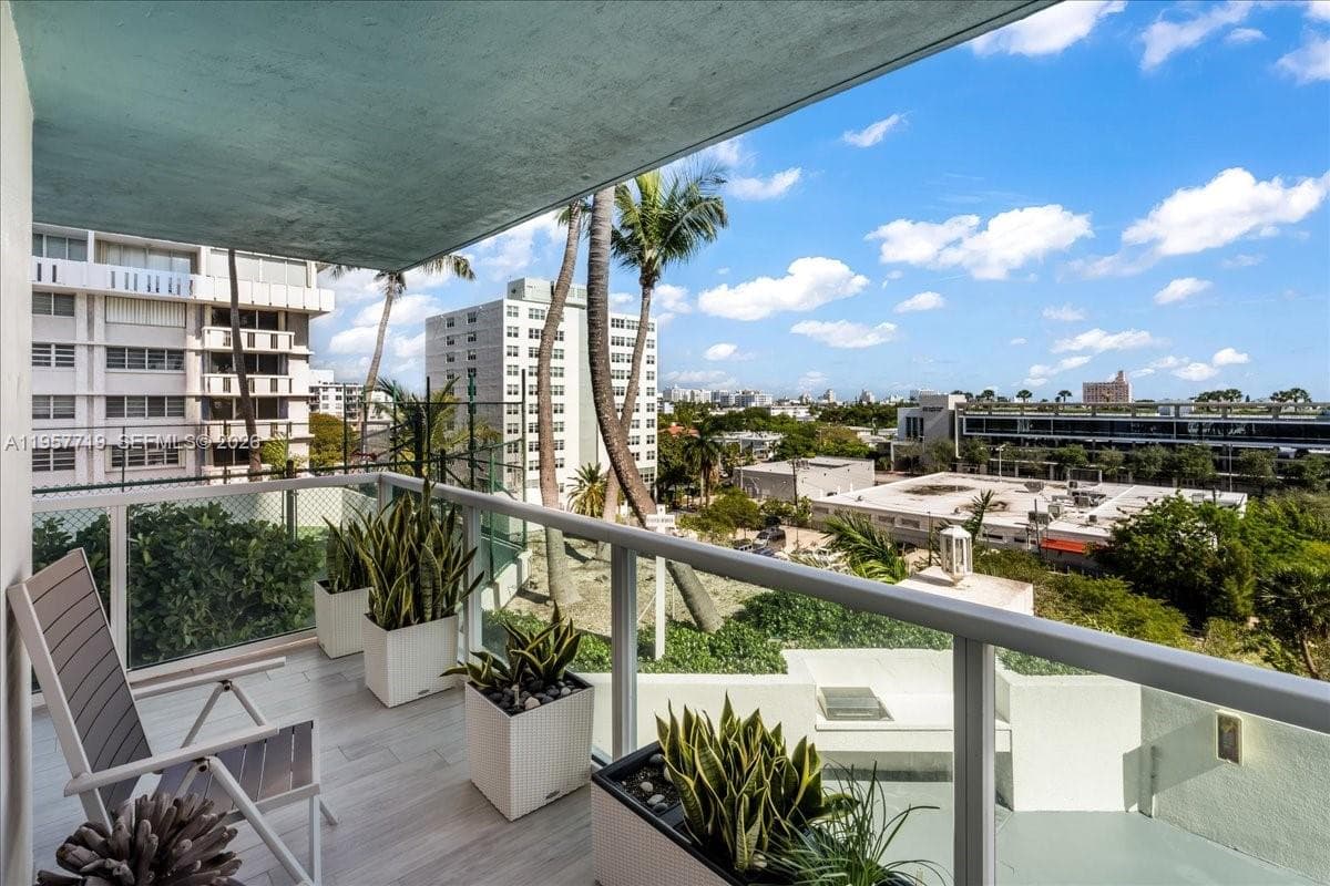 650 West Ave # 712, Miami Beach FL 33139 — 25