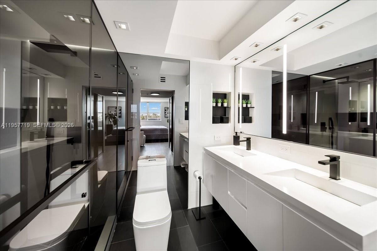 650 West Ave # 712, Miami Beach FL 33139 — 21