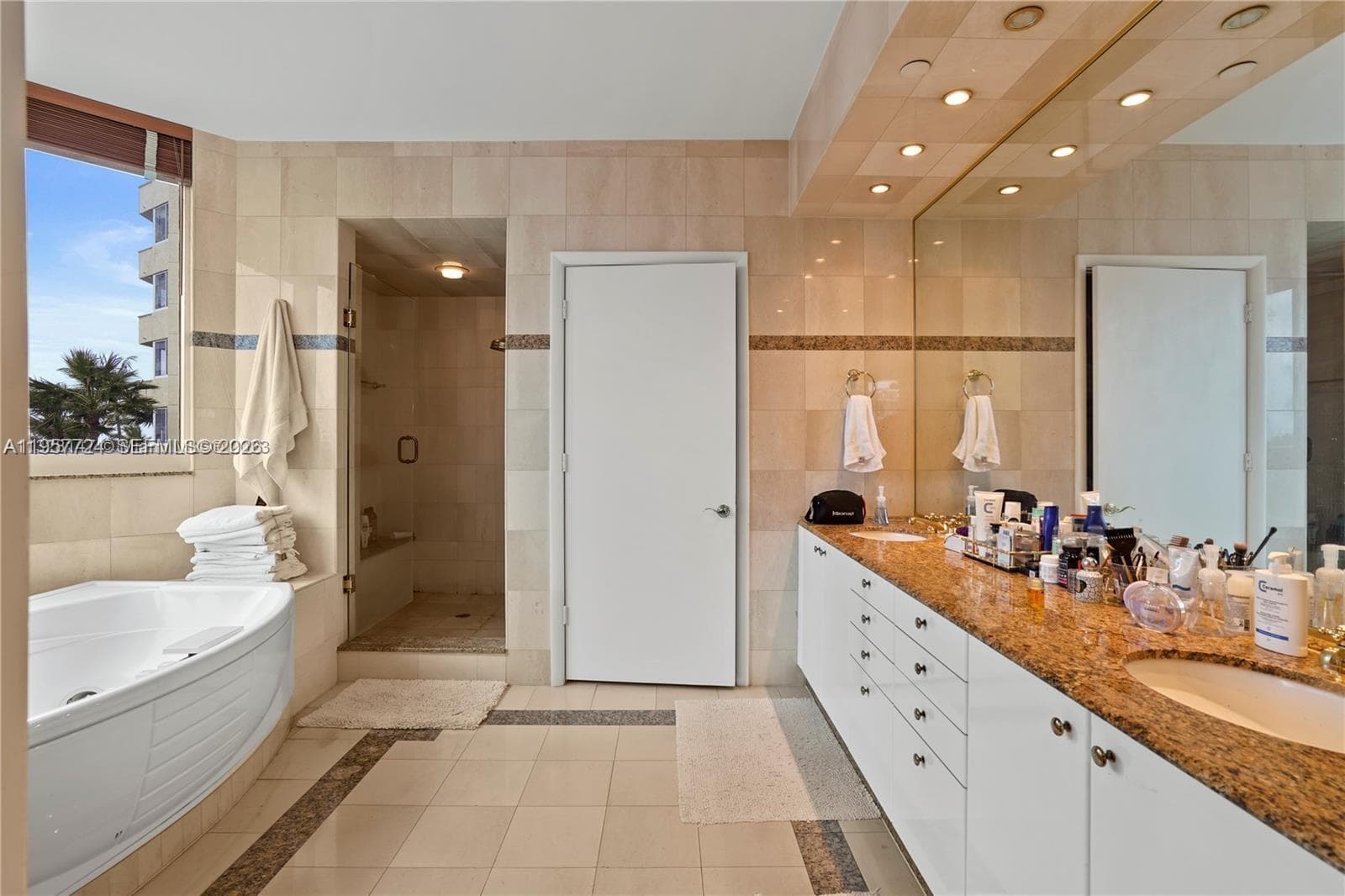 300 S Pointe Dr # 605, Miami Beach FL 33139 — 16