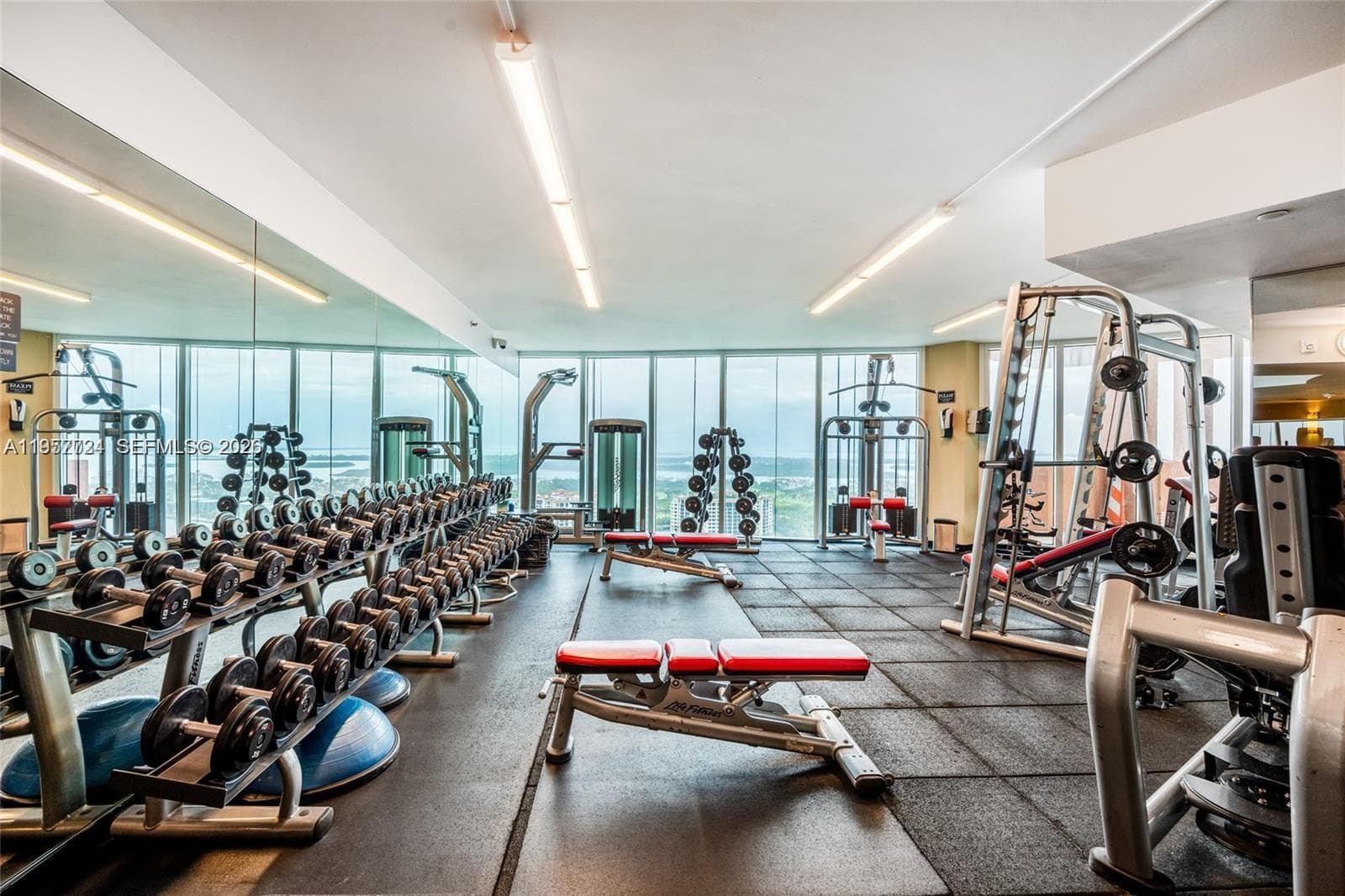 300 S Pointe Dr # 605, Miami Beach FL 33139 — 45