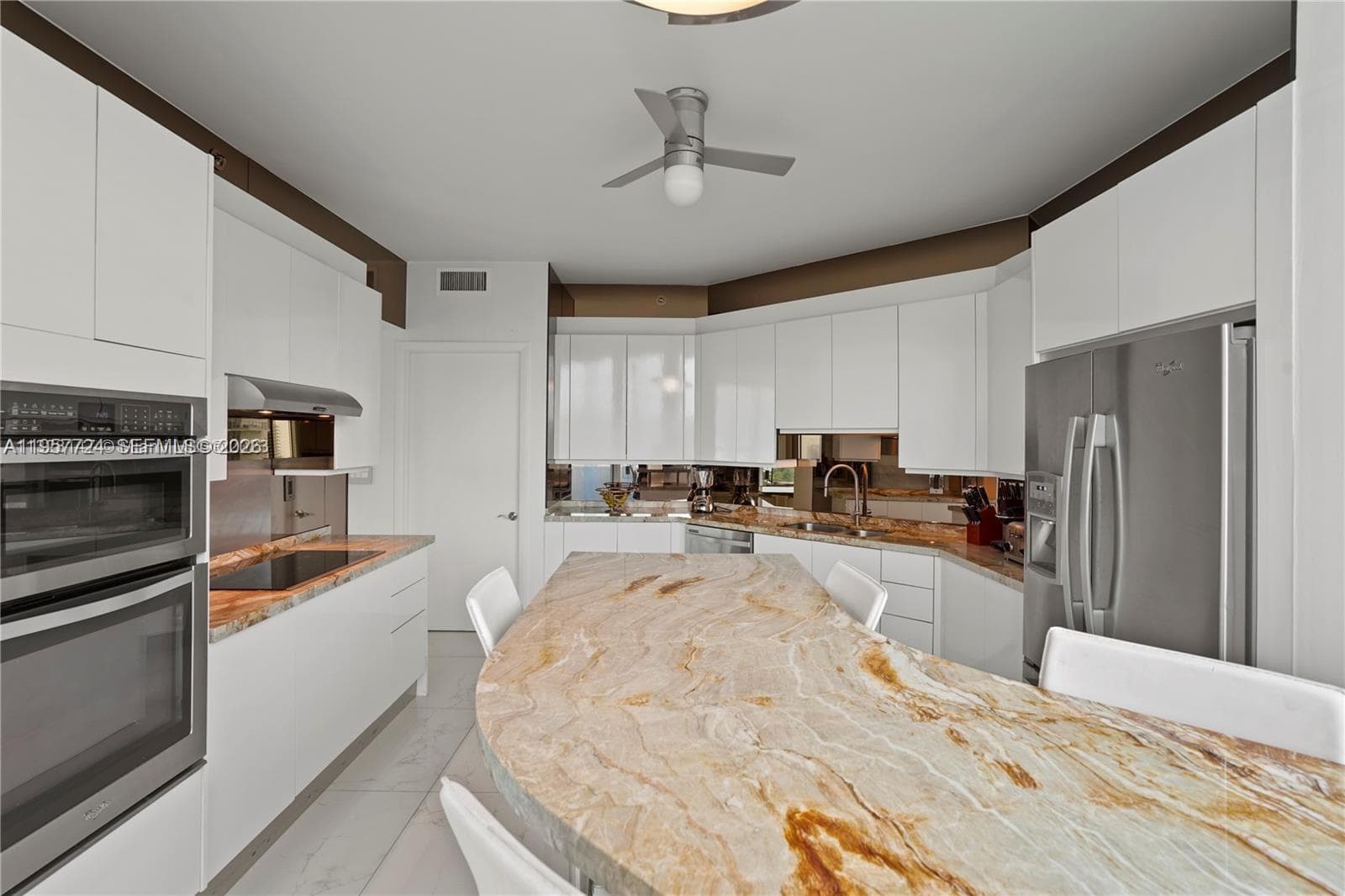 300 S Pointe Dr # 605, Miami Beach FL 33139 — 11