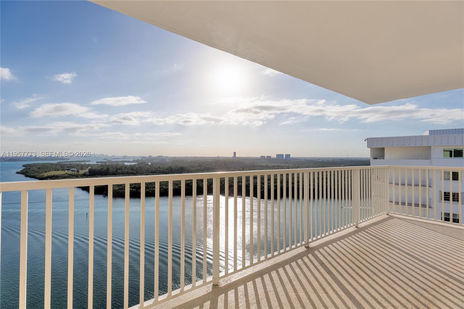 300 Bayview Dr # 06, Sunny Isles Beach FL 33160 — 2