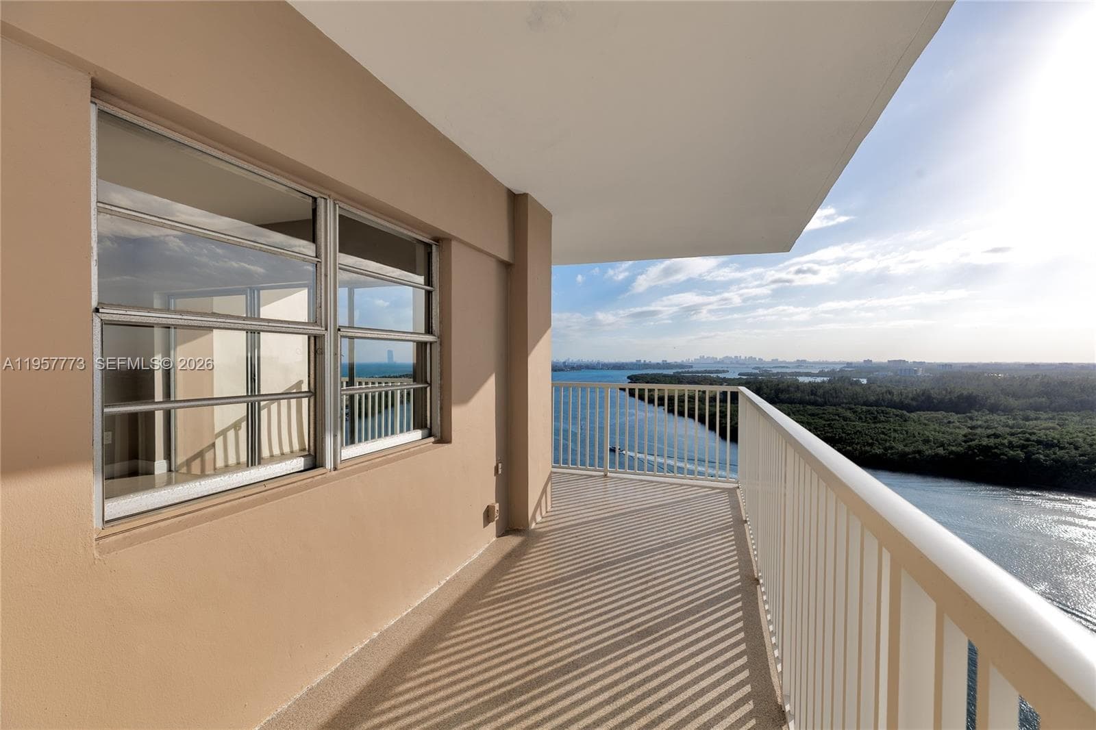 300 Bayview Dr # 06, Sunny Isles Beach FL 33160 — 52