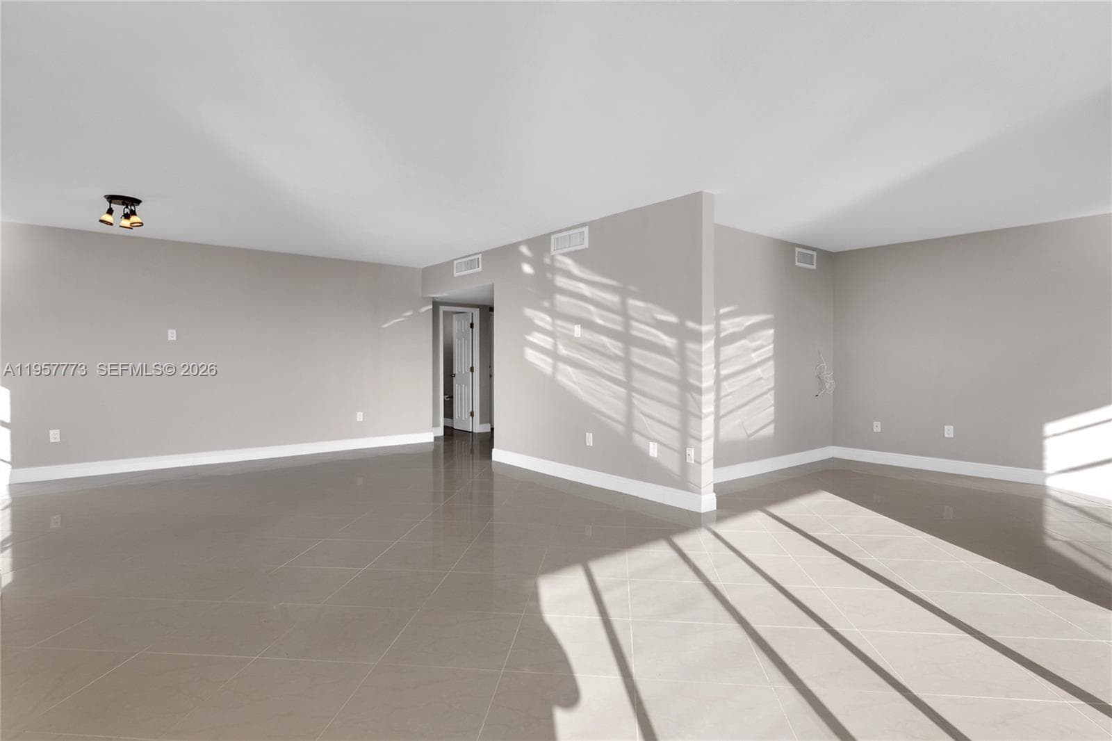300 Bayview Dr # 06, Sunny Isles Beach FL 33160 — 14
