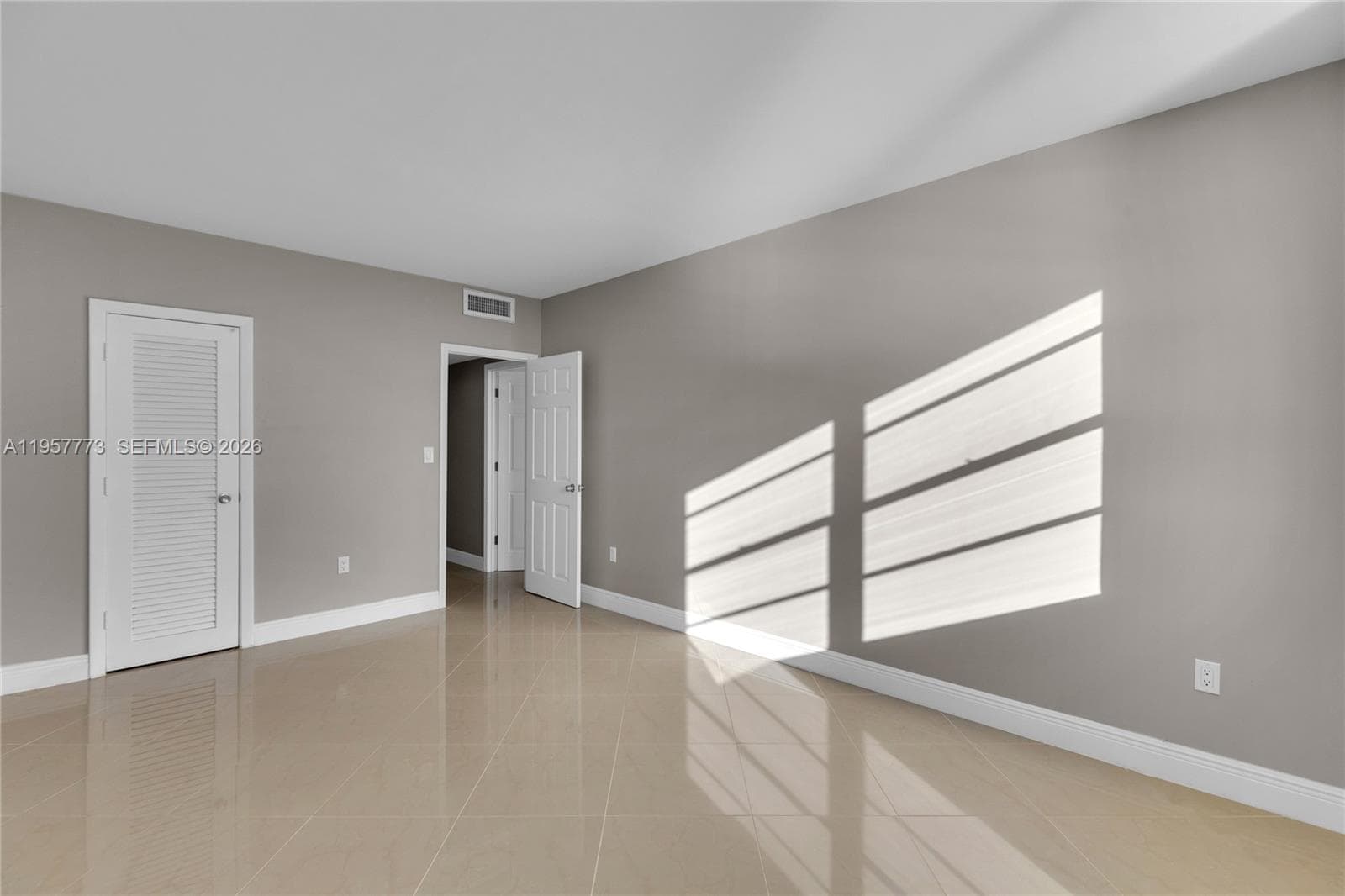 300 Bayview Dr # 06, Sunny Isles Beach FL 33160 — 29