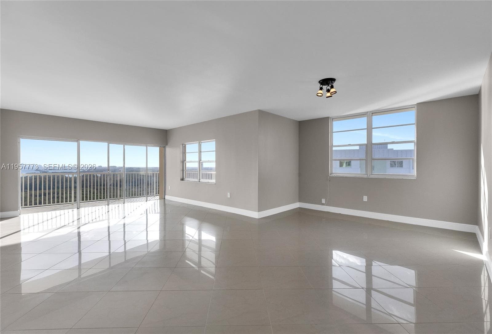 300 Bayview Dr # 06, Sunny Isles Beach FL 33160 — 8