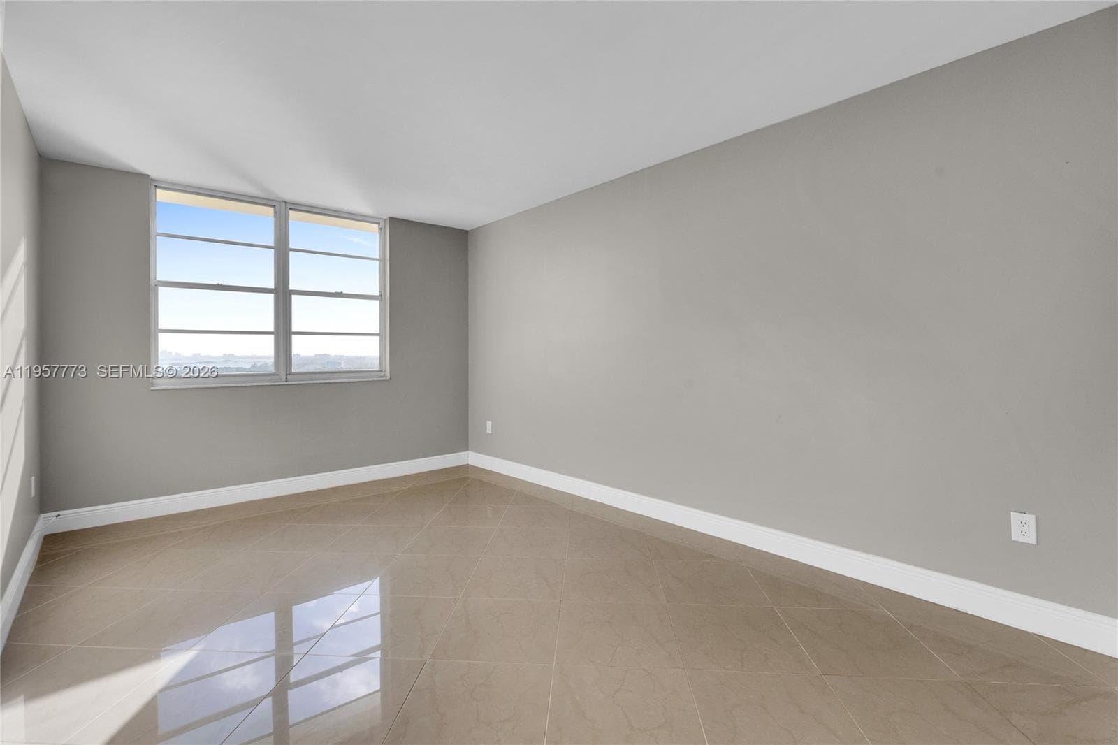 300 Bayview Dr # 06, Sunny Isles Beach FL 33160 — 21