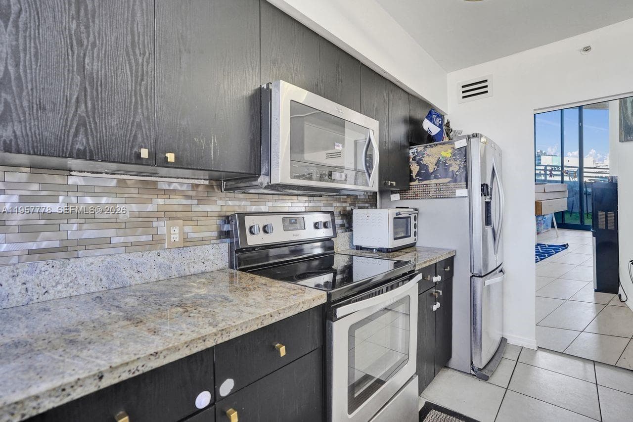 1330 West Ave # 1811, Miami Beach FL 33139 — 23