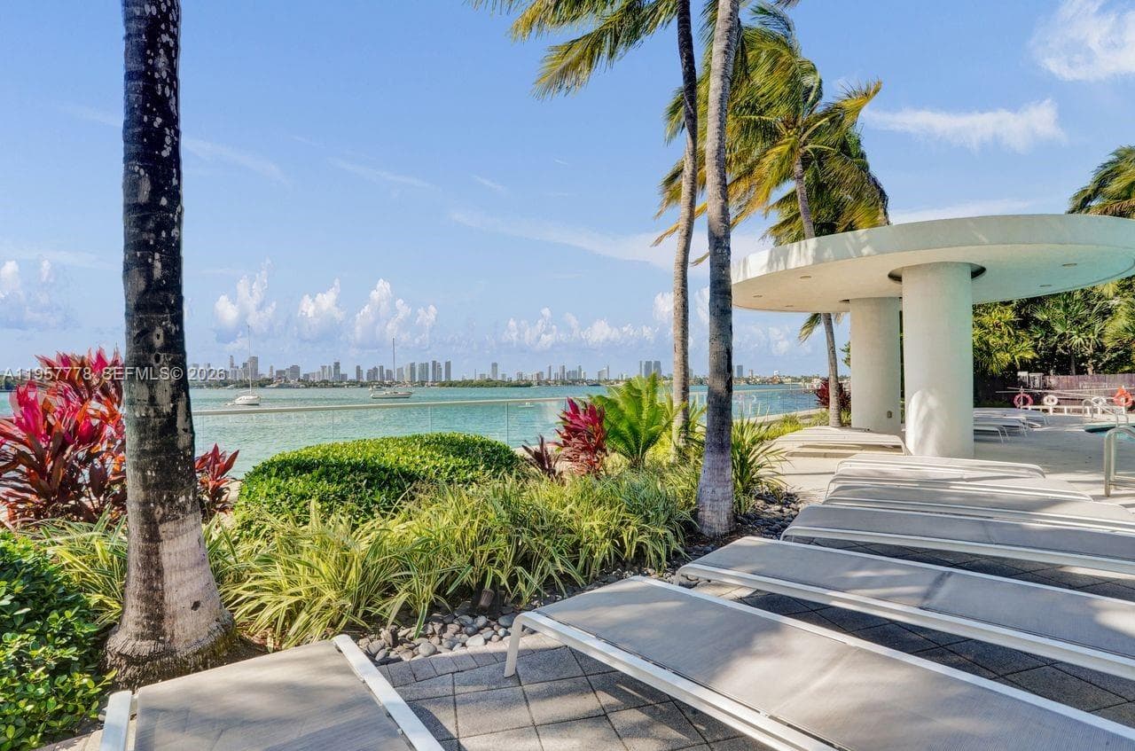1330 West Ave # 1811, Miami Beach FL 33139 — 46