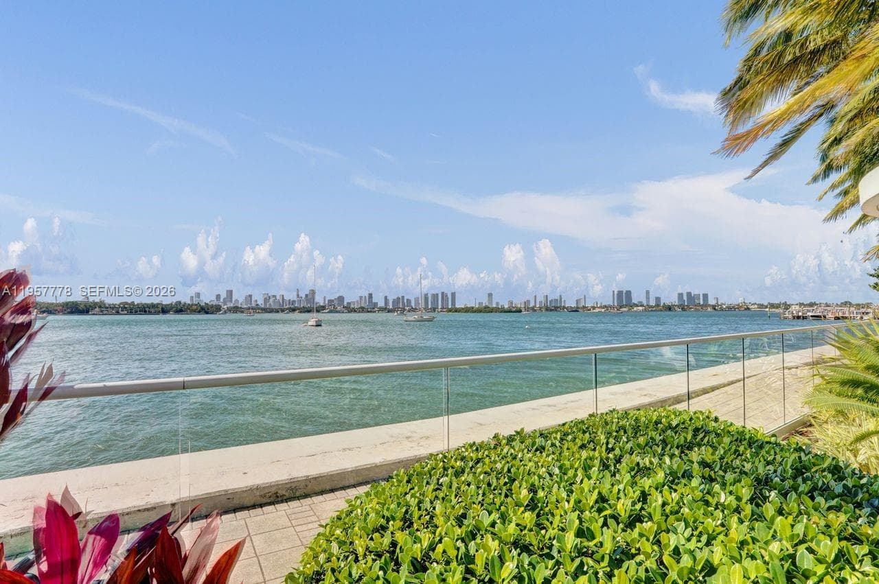 1330 West Ave # 1811, Miami Beach FL 33139 — 47