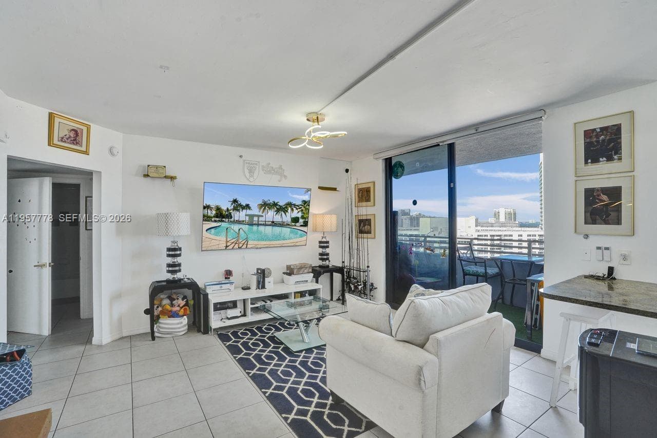 1330 West Ave # 1811, Miami Beach FL 33139 — 12