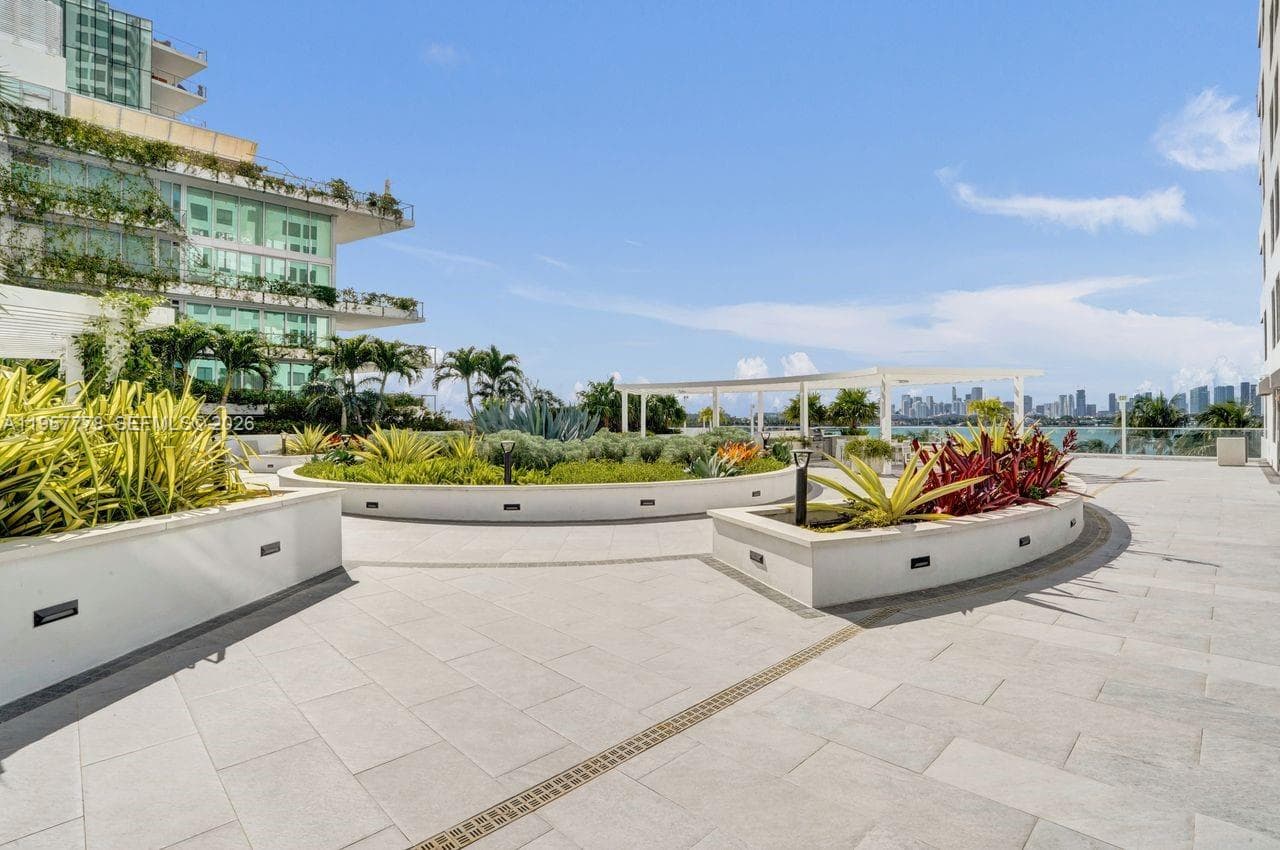 1330 West Ave # 1811, Miami Beach FL 33139 — 53